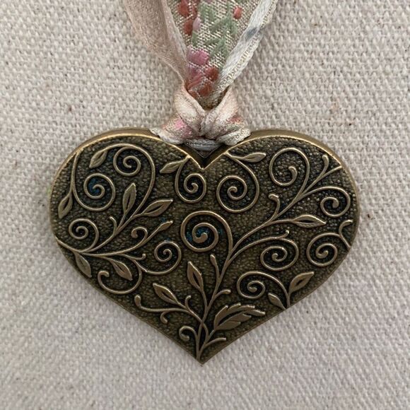 Vintage Victorian Style Brass Heart Pendant with Ribbon Choker Necklace Handmade - Picture 7 of 10